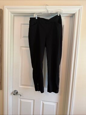 Chico's Black Ankle-Length Pull-On Pants